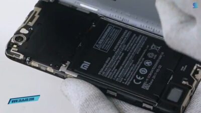 Cara Membuka Baterai Tanam Xiaomi Redmi 5A