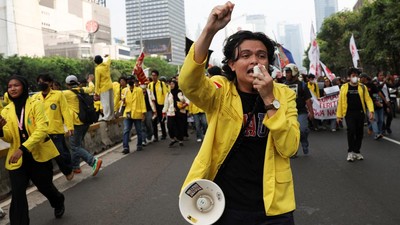 Memahami poin penting tuntutan demo hari ini yang disuarakan demonstran agar tidak mudah termakan hoaks dan hubungannya dengan Jakarta mati lampu 13 juni.