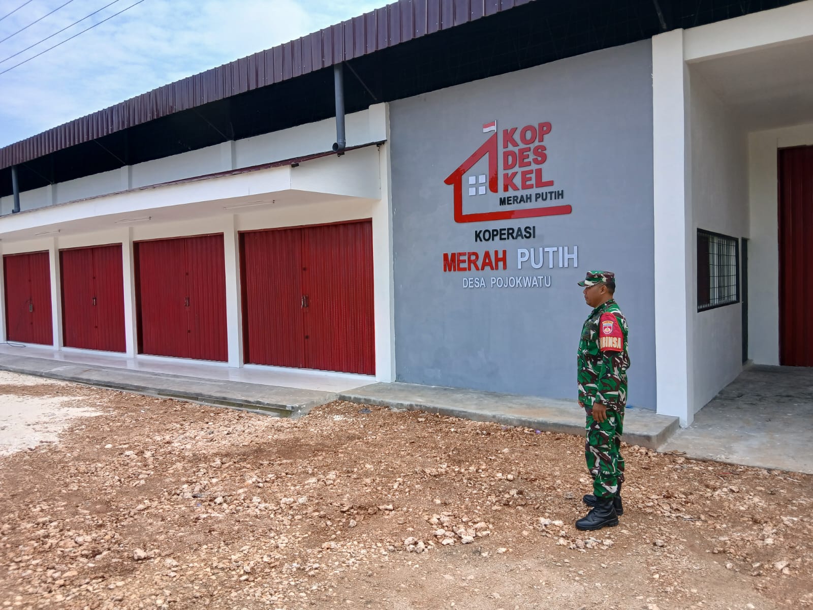 Mempertanyakan kejelasan operasional dan pendapatan finansial selama terikat kontrak ikatan dinas kdmp berlangsung.