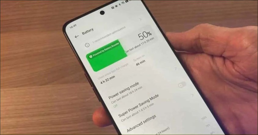 Pemeriksaan kapasitas melalui aplikasi penghemat baterai Android dan data kesehatan baterai.