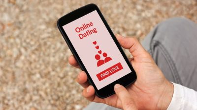 Penggunaan aplikasi dating menjadi lebih aman dengan video call, pemeriksaan foto, dan menolak semua permintaan uang.
